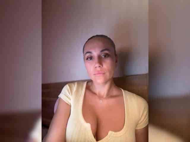 QWEENII webcam