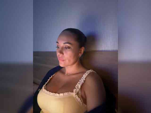 QWEENII webcam