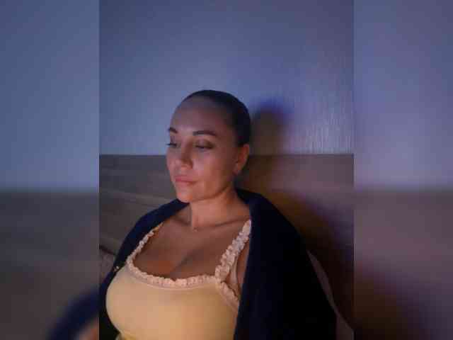 QWEENII webcam