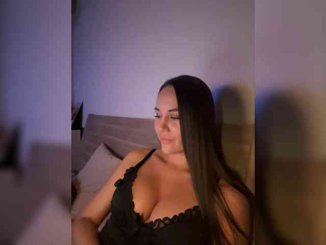 QWEENII webcam