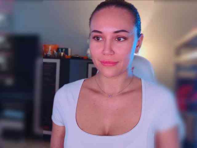 QWEENII webcam