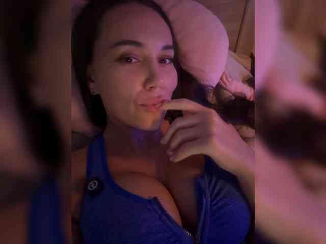 QWEENII webcam