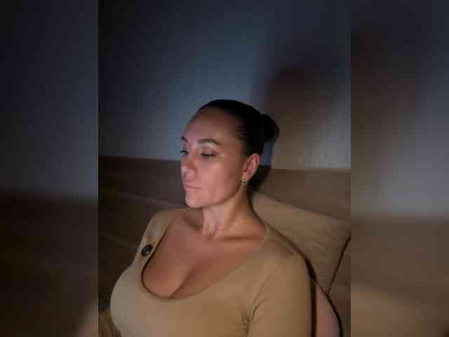 QWEENII webcam