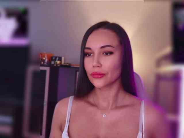QWEENII webcam