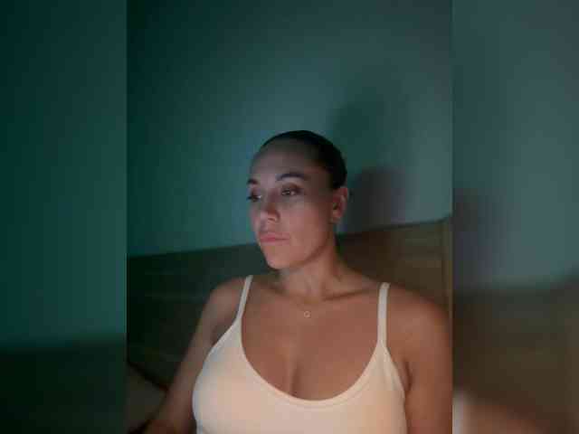 QWEENII webcam