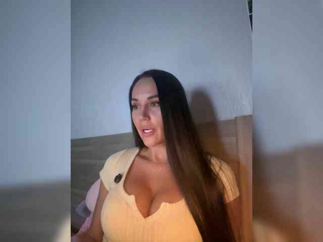 QWEENII webcam