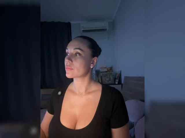 QWEENII webcam
