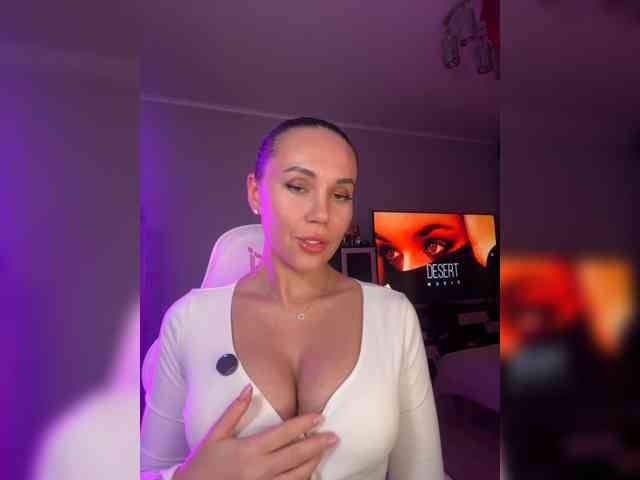 QWEENII webcam