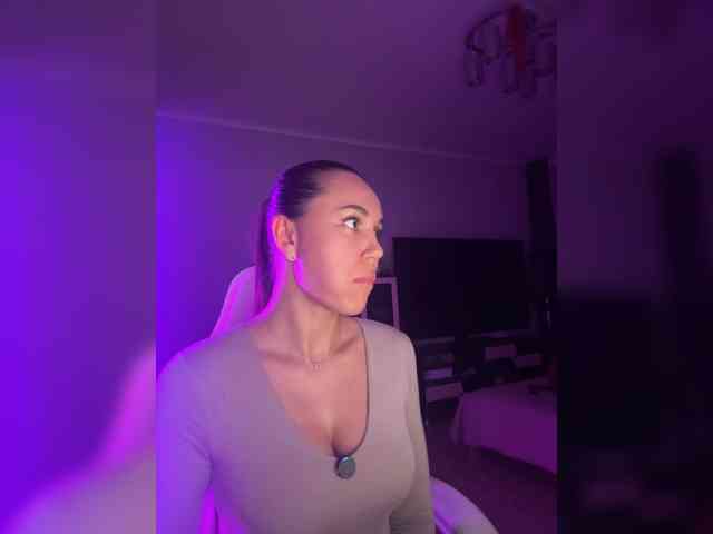 QWEENII webcam
