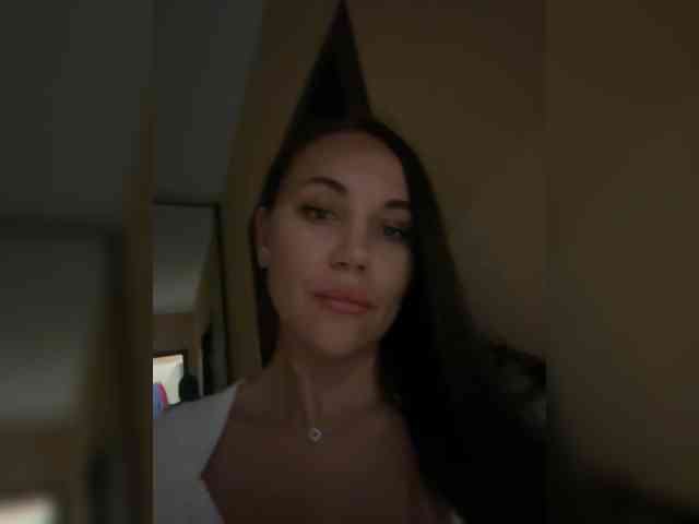 QWEENII webcam