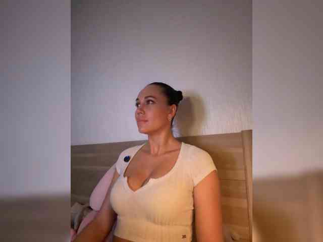 QWEENII webcam