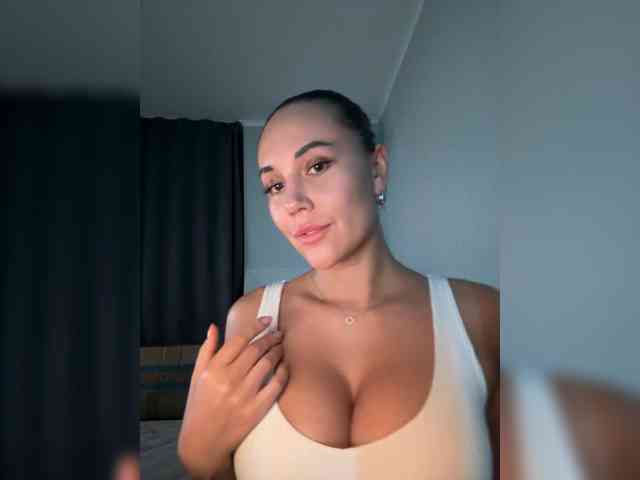 QWEENII webcam