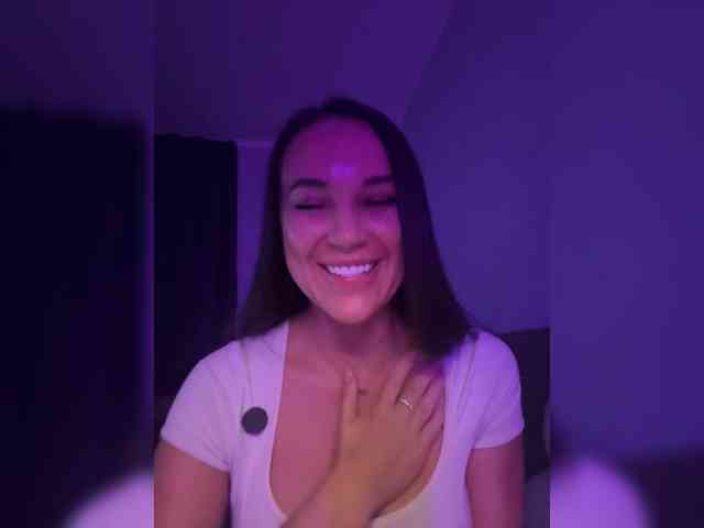 QWEENII webcam