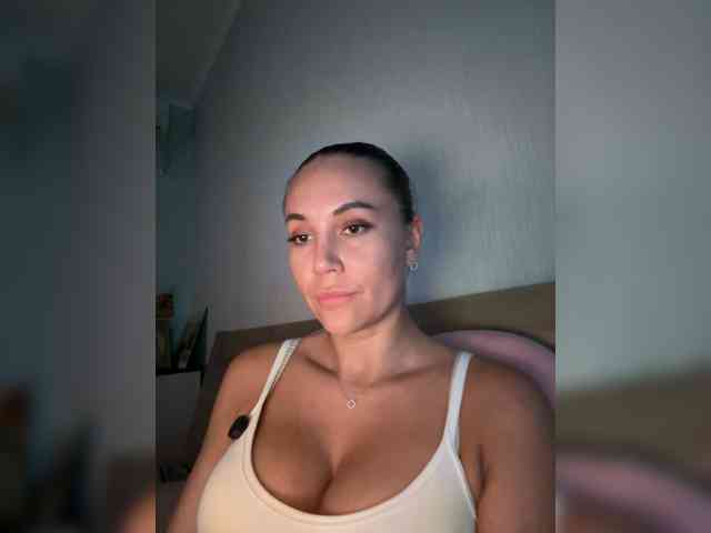 QWEENII webcam