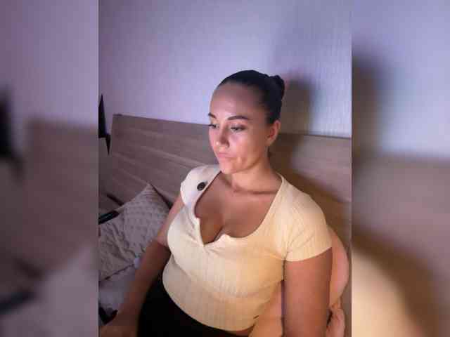 QWEENII webcam