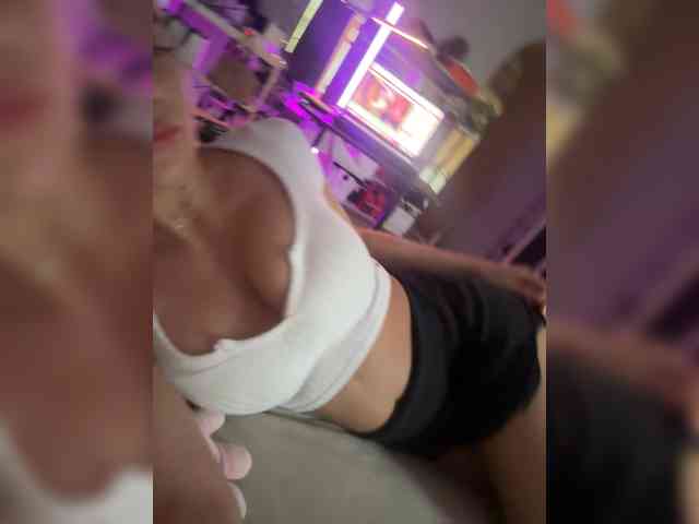 QWEENII webcam