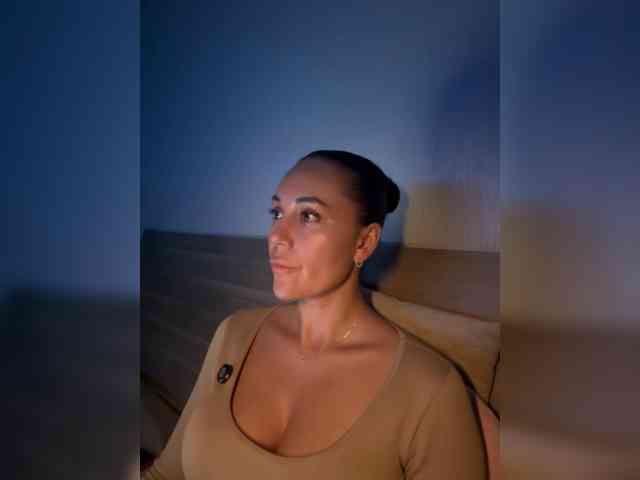 QWEENII webcam