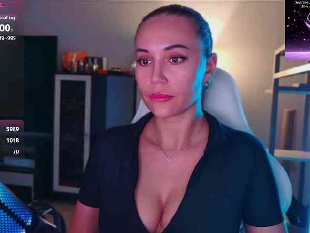 QWEENII webcam