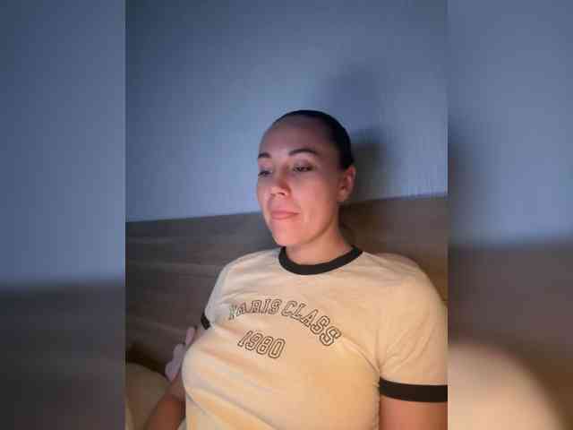 QWEENII webcam