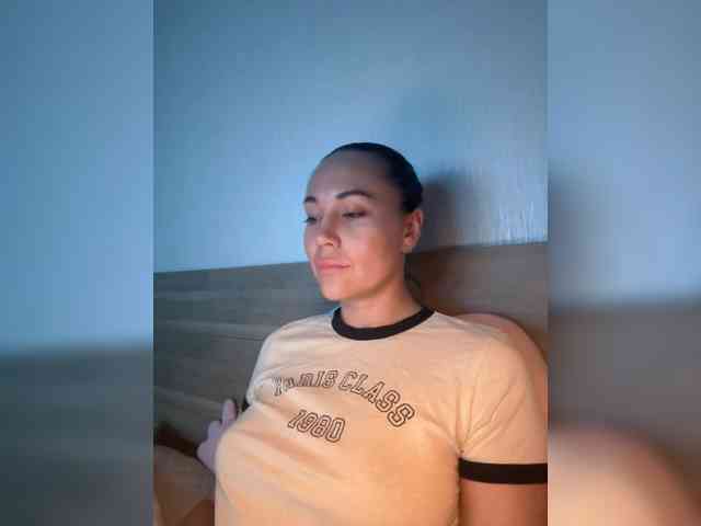 QWEENII webcam