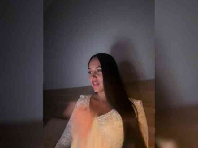 QWEENII webcam