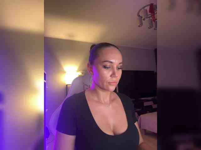 QWEENII webcam