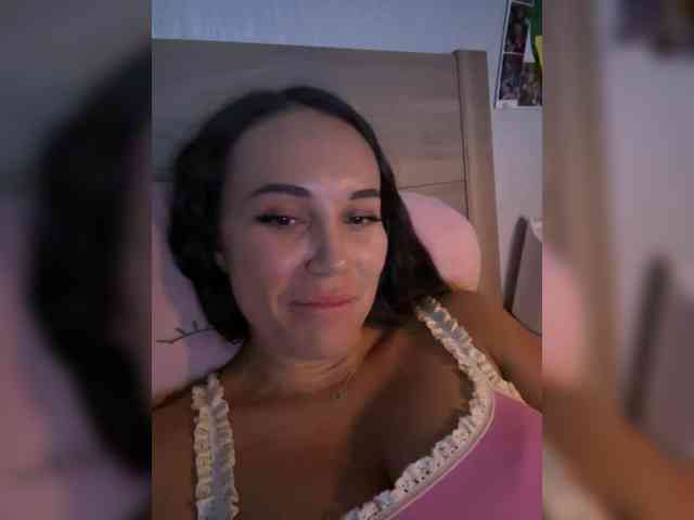 QWEENII webcam