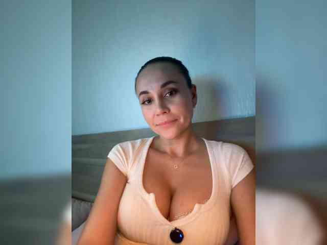 QWEENII webcam