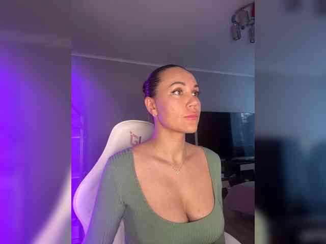 QWEENII webcam