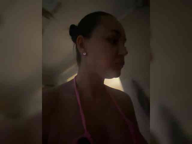 QWEENII webcam