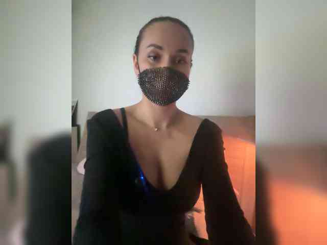 QWEENII webcam