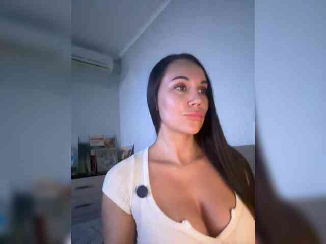 QWEENII webcam