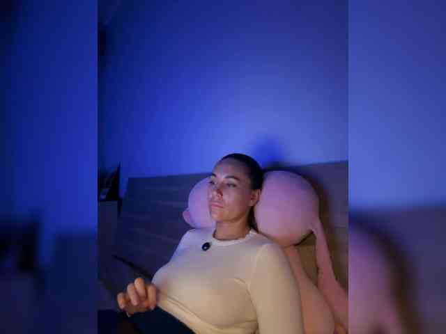 QWEENII webcam