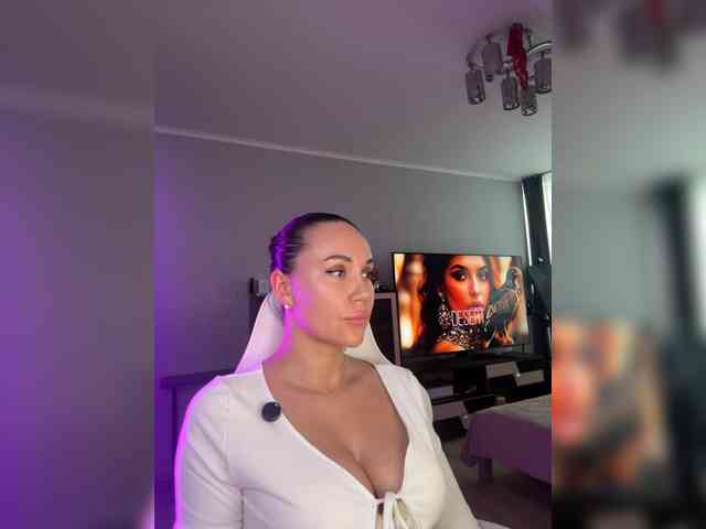 QWEENII webcam