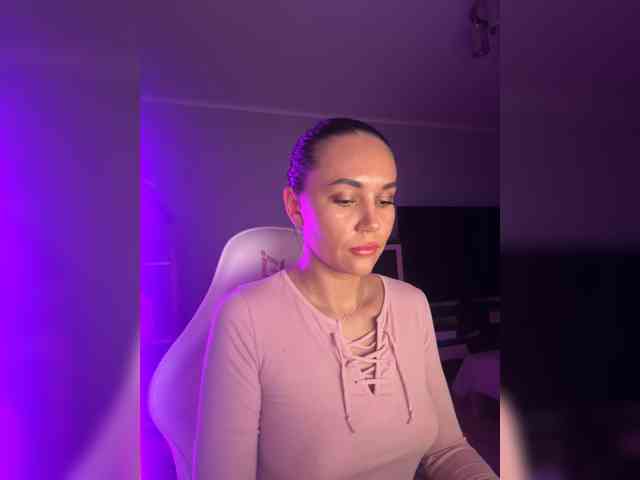 QWEENII webcam