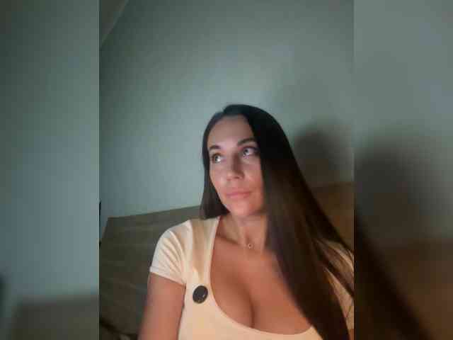 QWEENII webcam