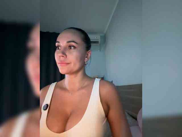QWEENII webcam