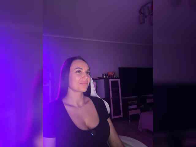 QWEENII webcam