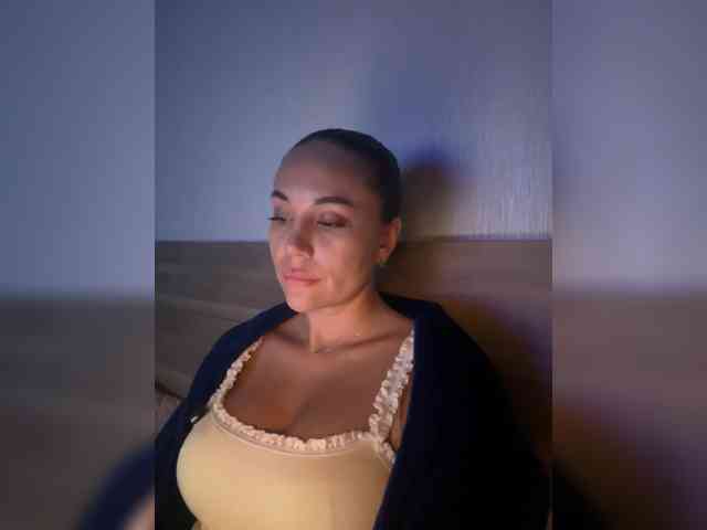 QWEENII webcam