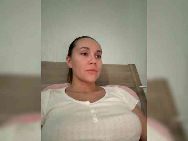 QWEENII webcam