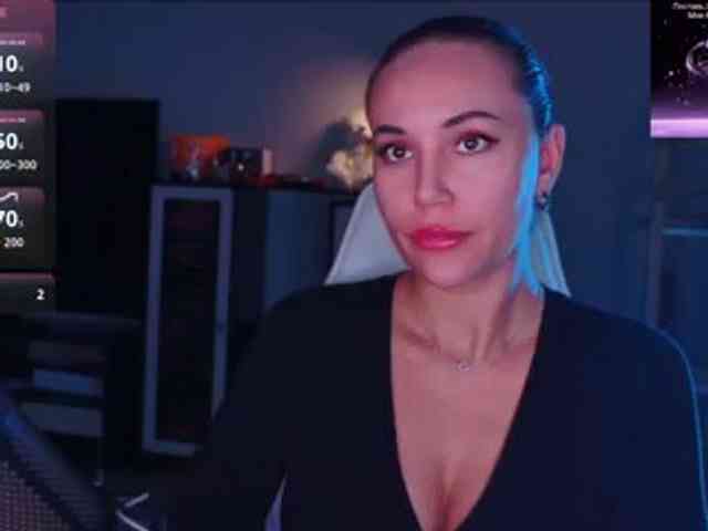 QWEENII webcam