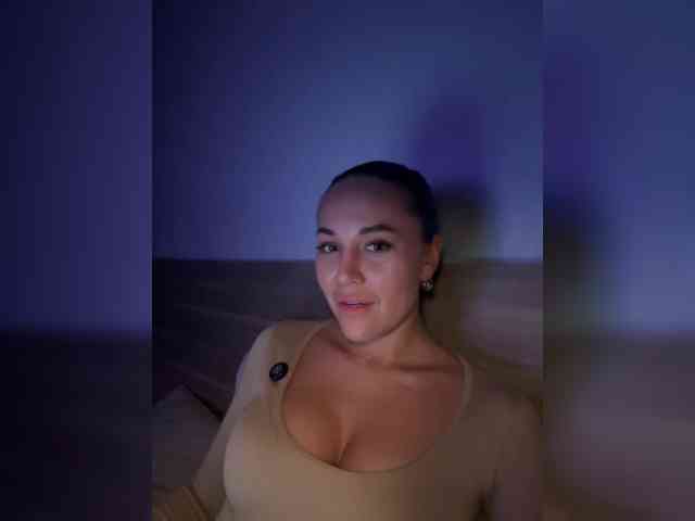 QWEENII webcam