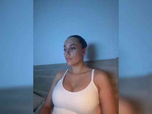 QWEENII webcam