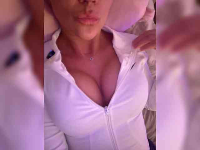 QWEENII webcam