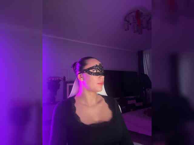 QWEENII webcam