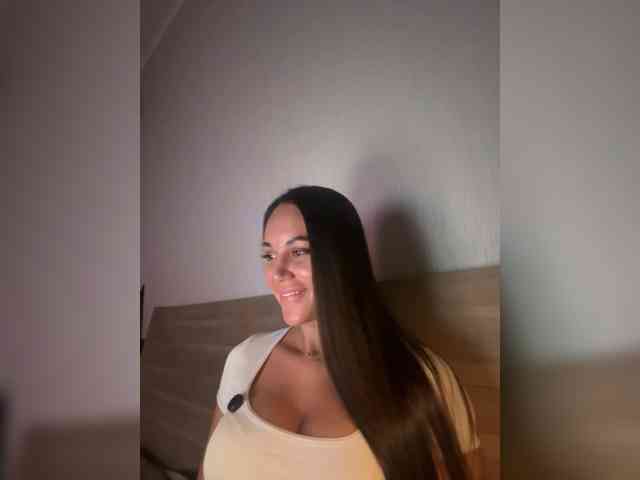 QWEENII webcam