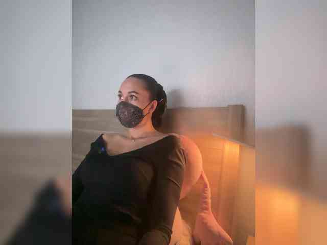 QWEENII webcam