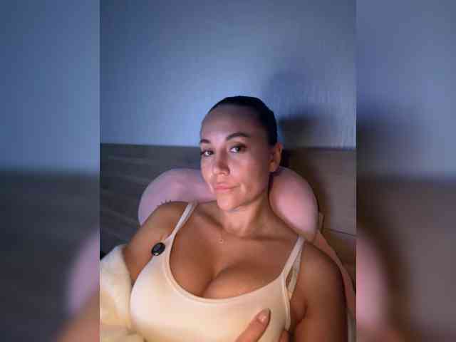QWEENII webcam
