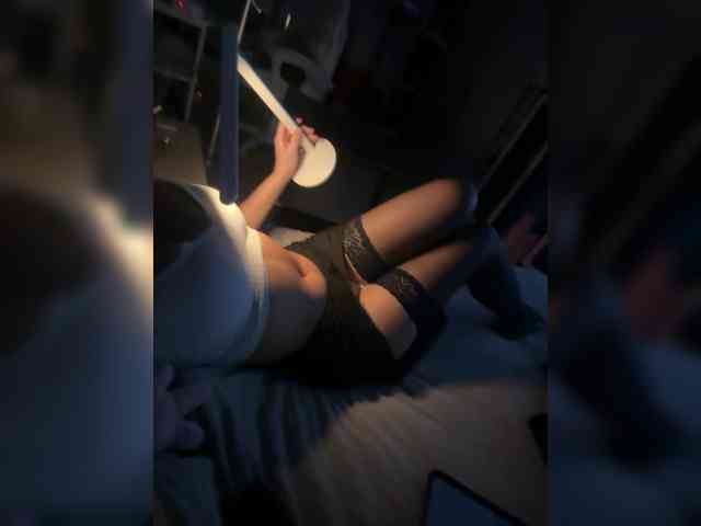 QWEENII webcam