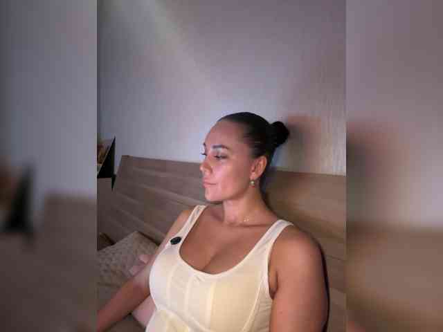 QWEENII webcam